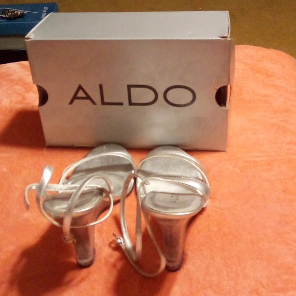 Women Shoes New Never Worn